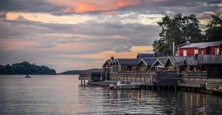 Atardecer en la isla Fjäderholmarna