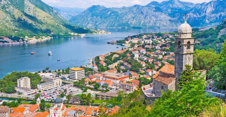 Vista panorámica de la Bahía de Kotor