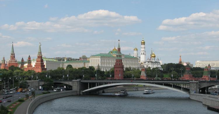 Río Moscova y el Kremlin