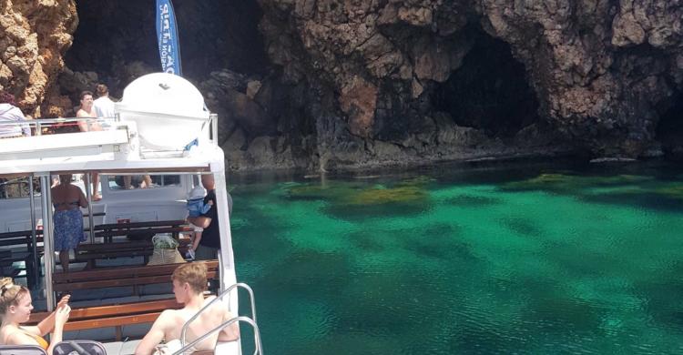 Cuevas y aguas cristalinas en Menorca