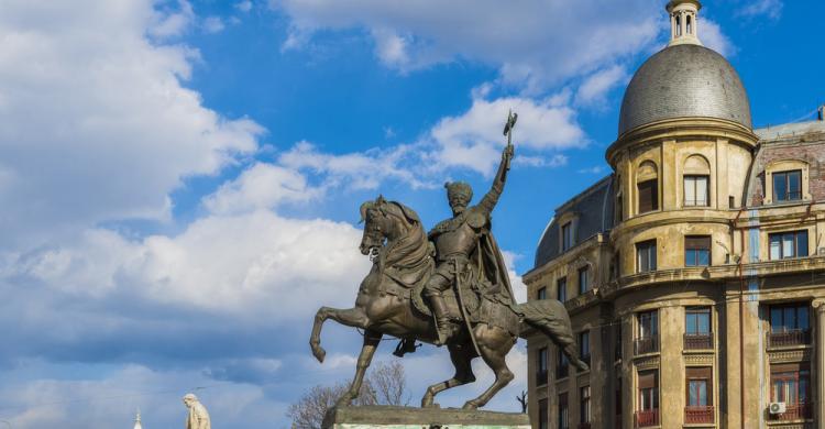 Estatua del voivoda y príncipe Miguel el Valiente