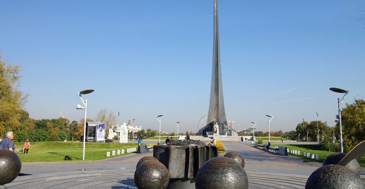 Monumento a los Conquistadores del Espacio de 1964