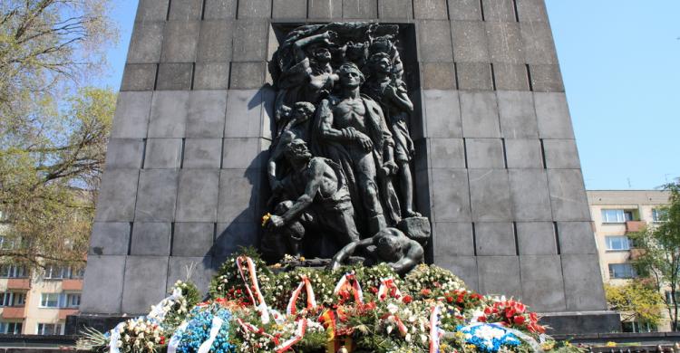 Monumento a los Héroes del gueto judío