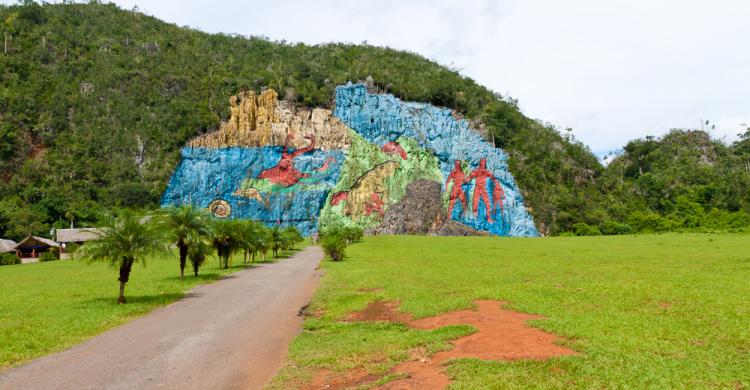 Mural de la Prehistoria