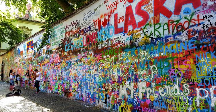 El muro de John Lennon, en el barrio de Mala Strana