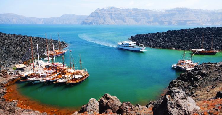 Excursión en barco por las islas volcánicas