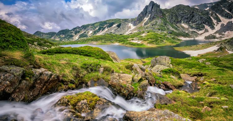 Paisaje de las montañas de Rila