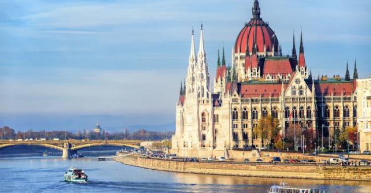 Paseo en barco y vistas del Parlamento Budapest
