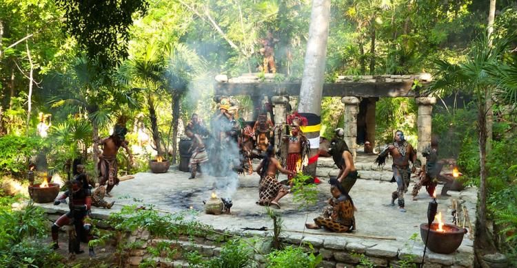 Espectáculos en el Ecoparque Xcaret