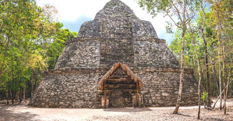 Nohoch Mul, la pirámide más alta de toda la Riviera Maya
