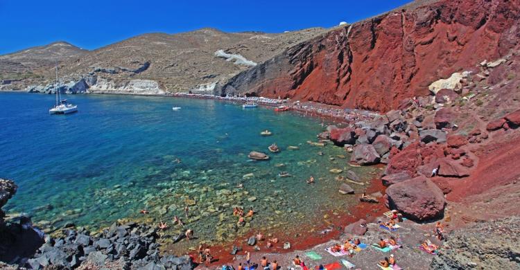 Playa Roja de Santorini