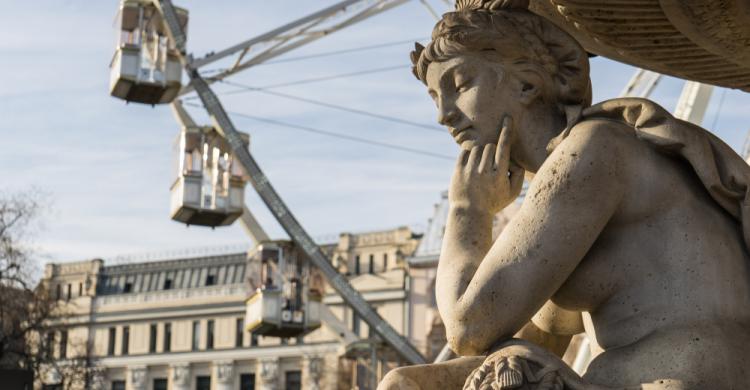 Fuente Danubius y noria y de la Plaza Erzsébet