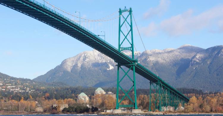 Puente Lions Gate