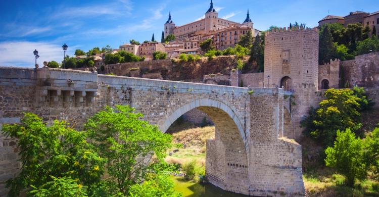 Vistas de Toledo y Puente de Alcántara