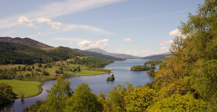 Paisajes del pueblo Pitlochry (recorrido de invierno)