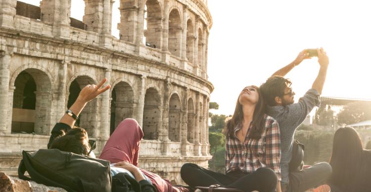 Grupo de amigos en el Coliseo