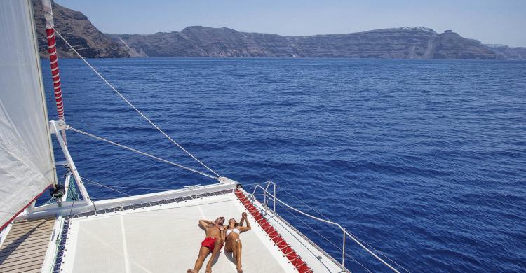 Navegando por la caldera de Santorini