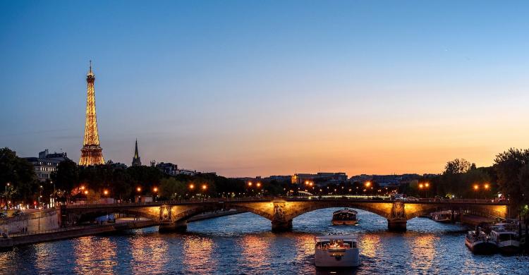 Luces de París por el Sena