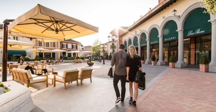 Tour de compras al Outlet Serravalle