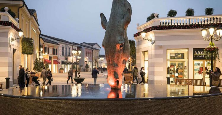 Outlet Serravalle, el centro comercial más grande de Europa