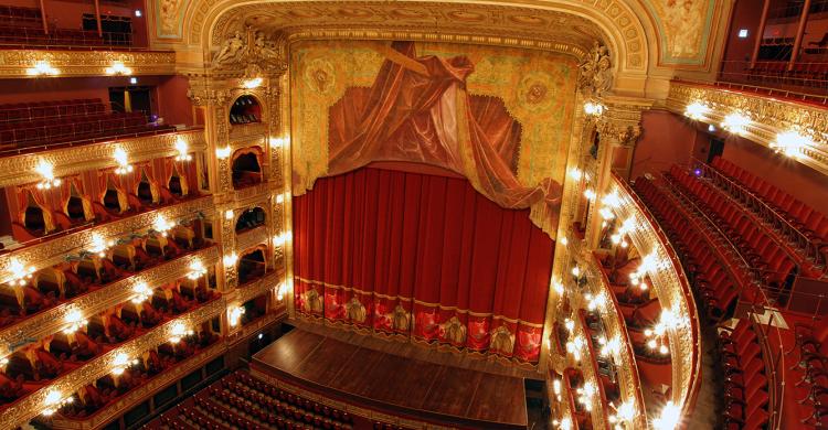 Escenario del Teatro Colón de Buenos Aires