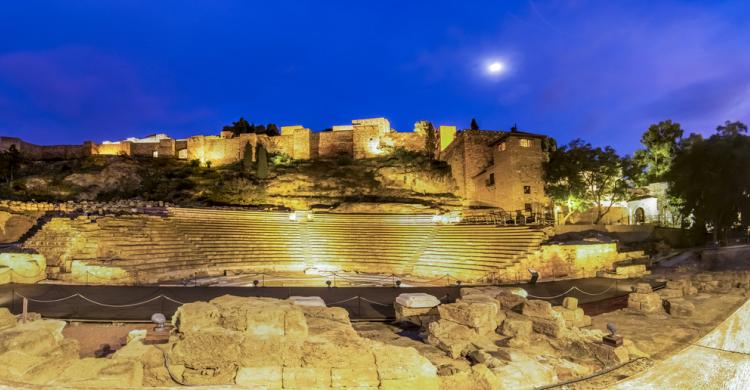 Anochecer desde el Teatro Romano y Alcazaba de Málaga