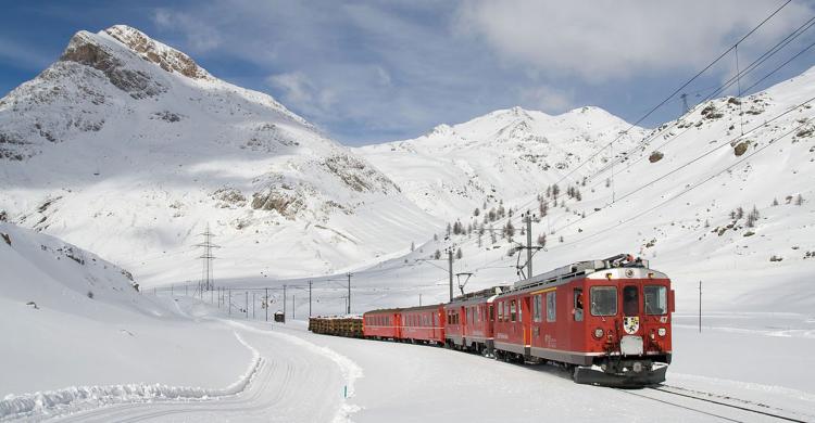 Bernina Express atravesando los Alpes