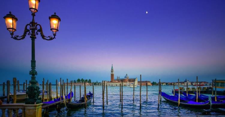 Postal de Venecia al atardecer