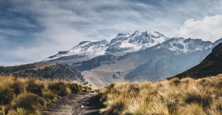Camino hacia el Volcán Iztaccíhuatl