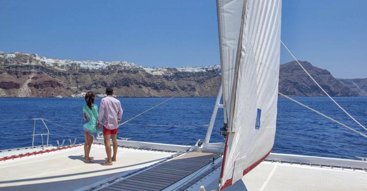 Vistas de Santorini desde el velero