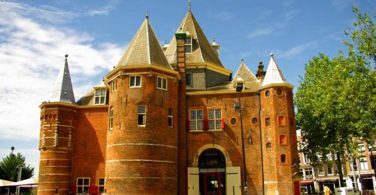 Edificio De Waag