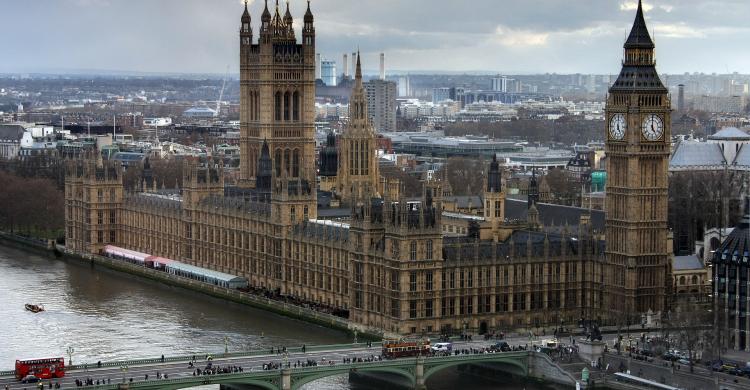 VIsta de Westminster y el Támesis