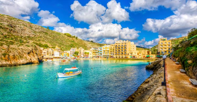 Bahía de Xlendi en Gozo