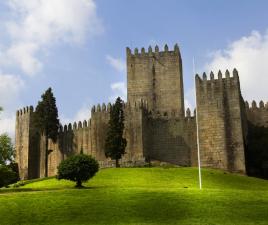 castillo-guimaraes