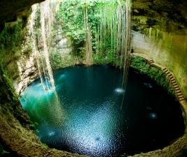 Cenote Sagrado de Cancún