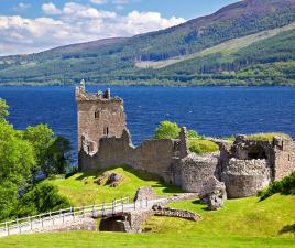 Lago Ness y Castillo de Urquhart