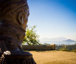 Estatua de Simón Bolívar en el Parco Virgiliano