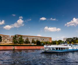 Barco por el río Spree