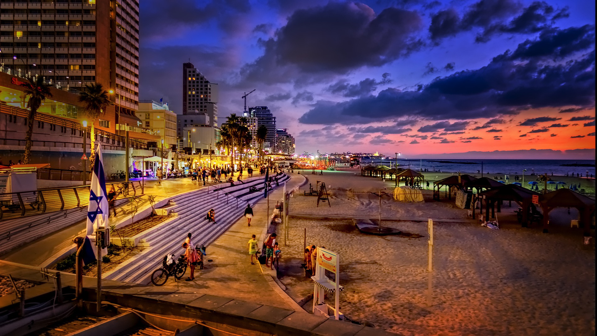 Playas de Tel Aviv de noche