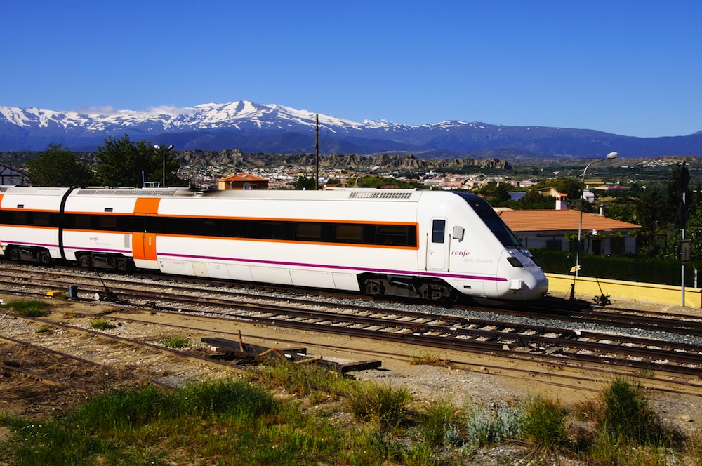 tren media distancia granada