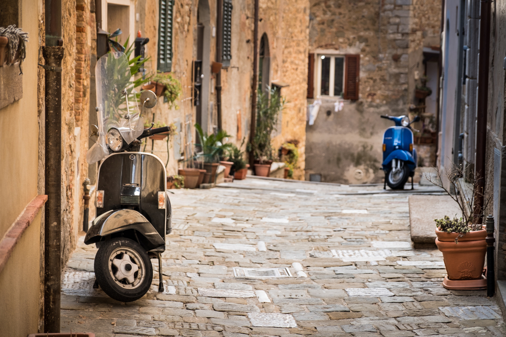 Vespa por la Toscana